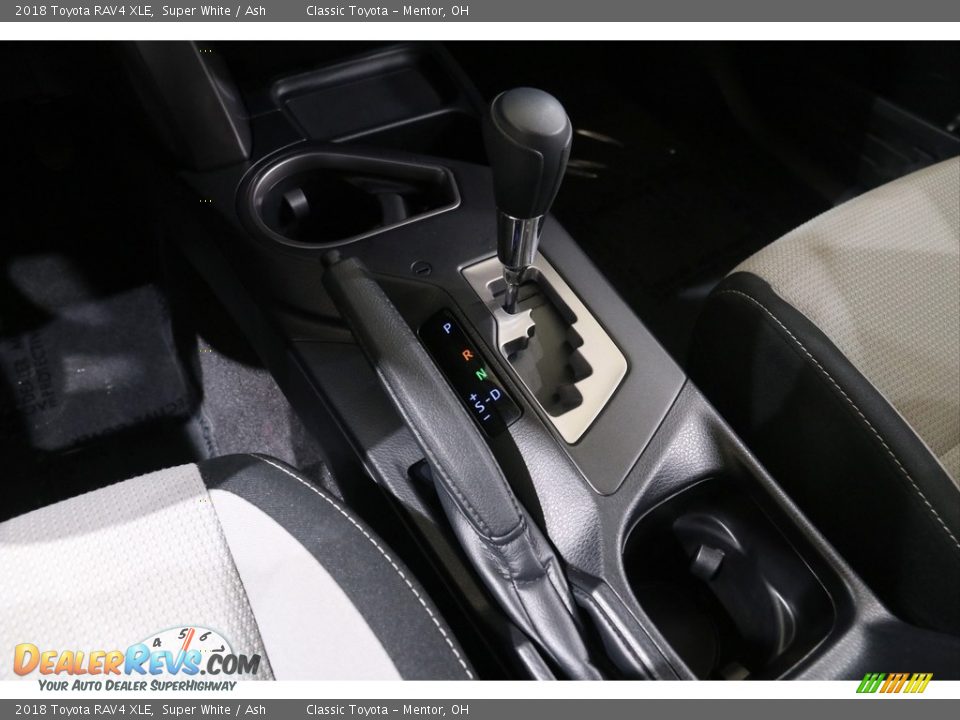 2018 Toyota RAV4 XLE Super White / Ash Photo #15