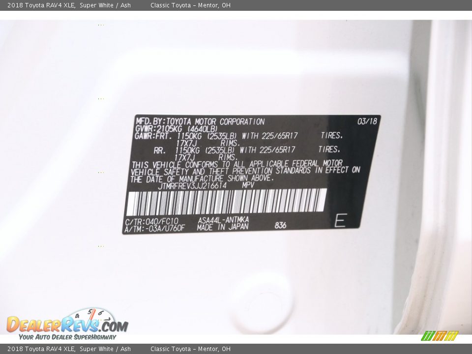 2018 Toyota RAV4 XLE Super White / Ash Photo #21