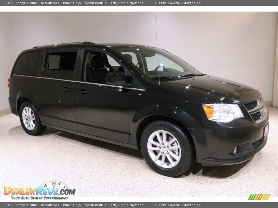 2019 Dodge Grand Caravan SXT Black Onyx Crystal Pearl / Black/Light Graystone Photo #1