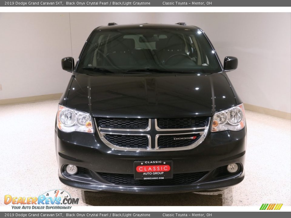 2019 Dodge Grand Caravan SXT Black Onyx Crystal Pearl / Black/Light Graystone Photo #2