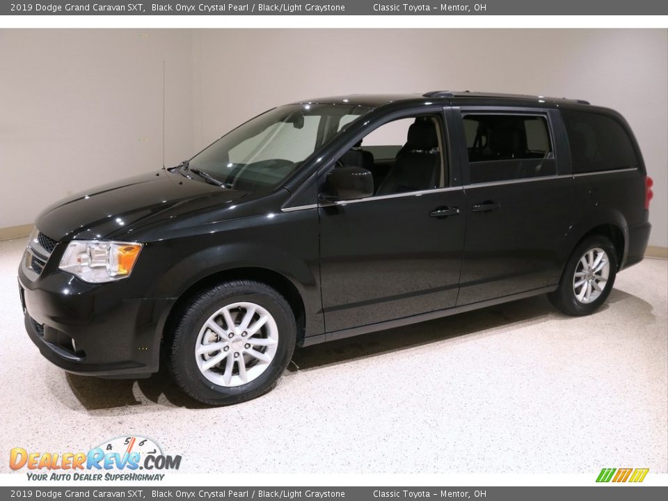 2019 Dodge Grand Caravan SXT Black Onyx Crystal Pearl / Black/Light Graystone Photo #3