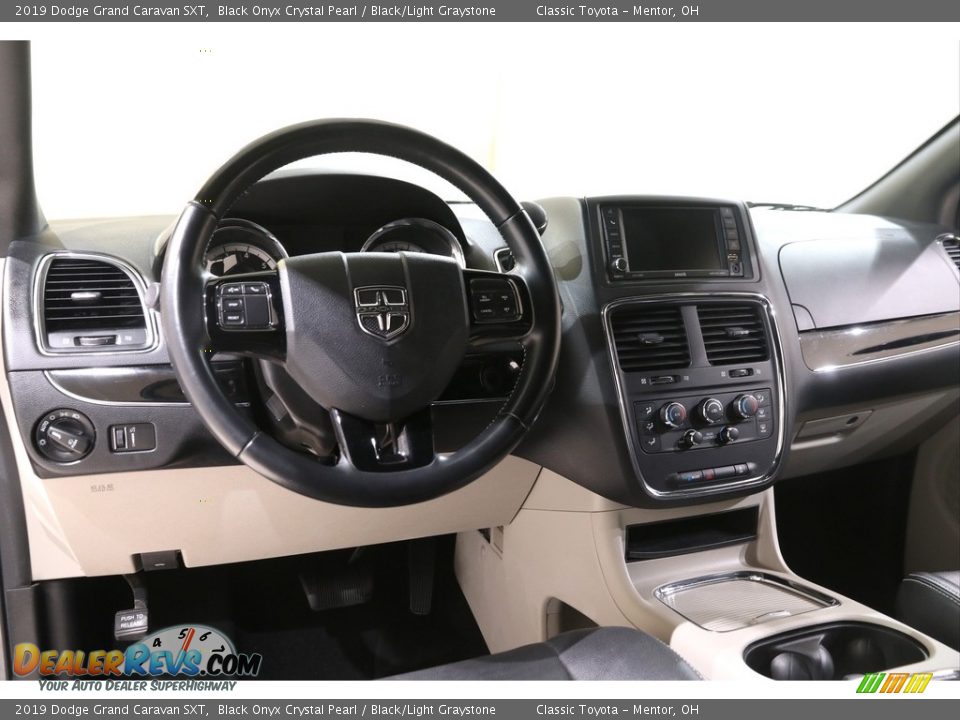 2019 Dodge Grand Caravan SXT Black Onyx Crystal Pearl / Black/Light Graystone Photo #6