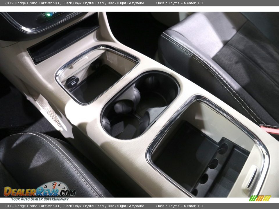 2019 Dodge Grand Caravan SXT Black Onyx Crystal Pearl / Black/Light Graystone Photo #14