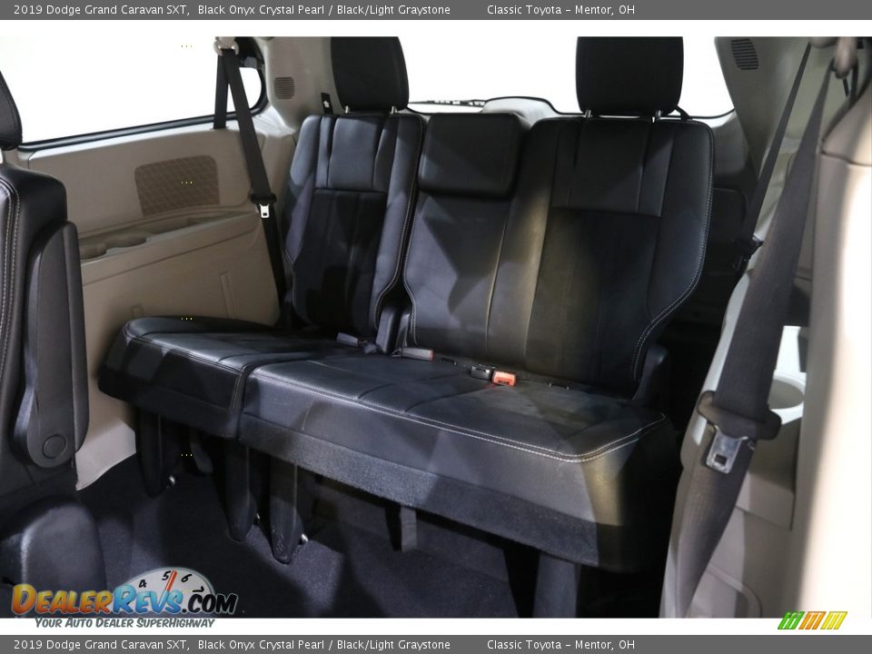 2019 Dodge Grand Caravan SXT Black Onyx Crystal Pearl / Black/Light Graystone Photo #19
