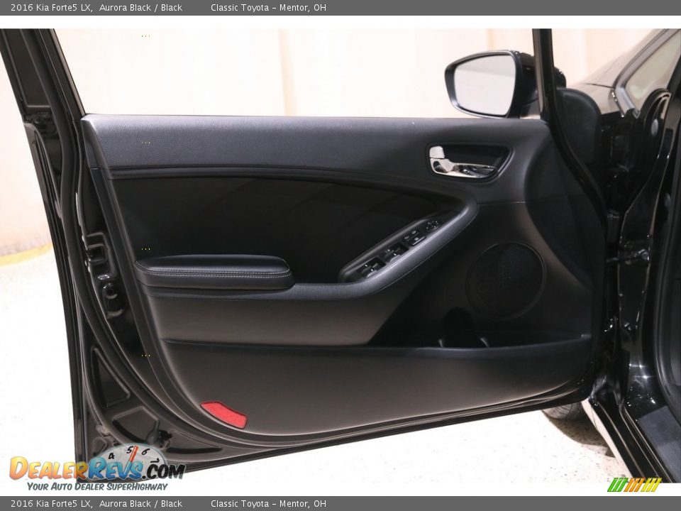 Door Panel of 2016 Kia Forte5 LX Photo #4