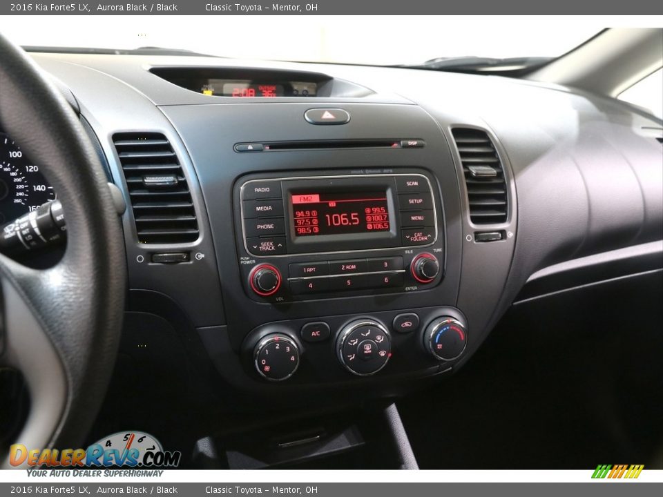 Controls of 2016 Kia Forte5 LX Photo #9