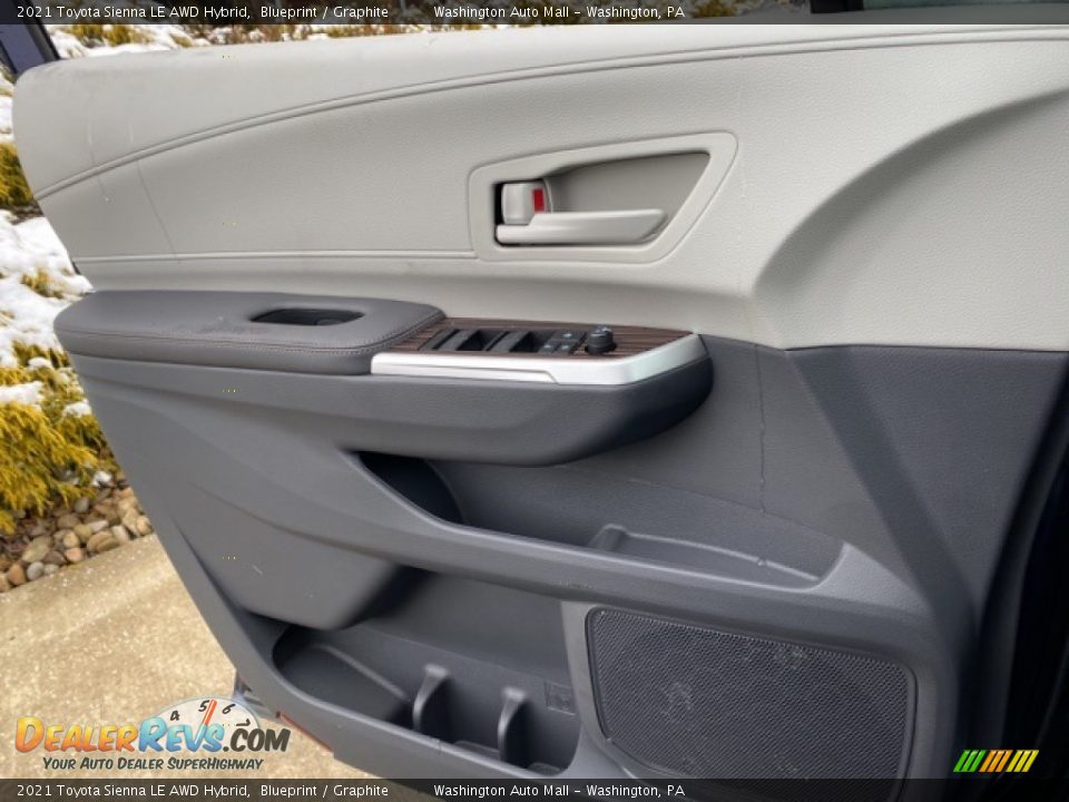 2021 Toyota Sienna LE AWD Hybrid Blueprint / Graphite Photo #21