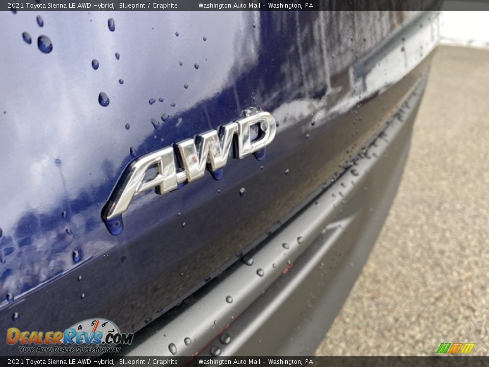 2021 Toyota Sienna LE AWD Hybrid Blueprint / Graphite Photo #24