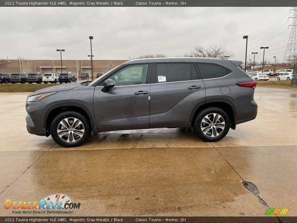 2021 Toyota Highlander XLE AWD Magnetic Gray Metallic / Black Photo #1