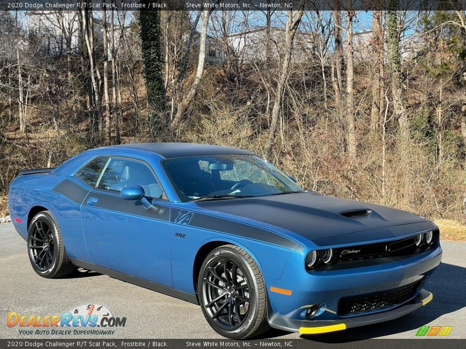 Front 3/4 View of 2020 Dodge Challenger R/T Scat Pack Photo #4