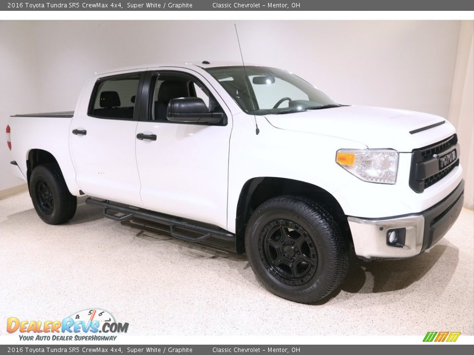 2016 Toyota Tundra SR5 CrewMax 4x4 Super White / Graphite Photo #1