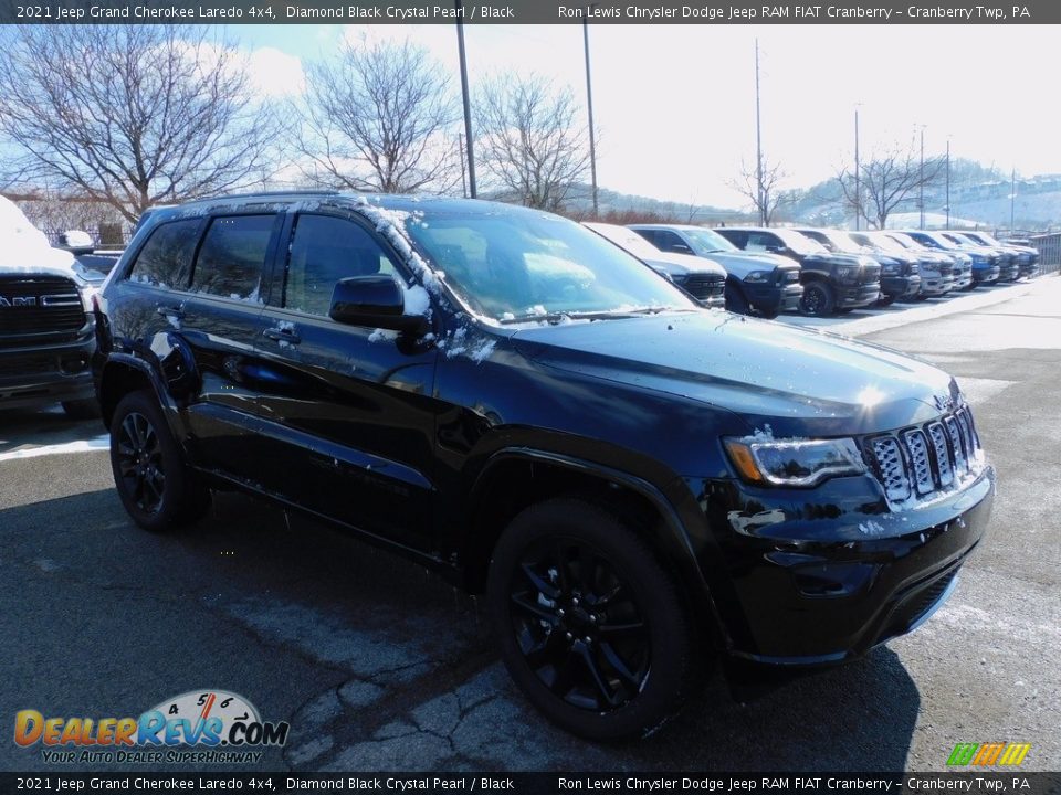 2021 Jeep Grand Cherokee Laredo 4x4 Diamond Black Crystal Pearl / Black Photo #3