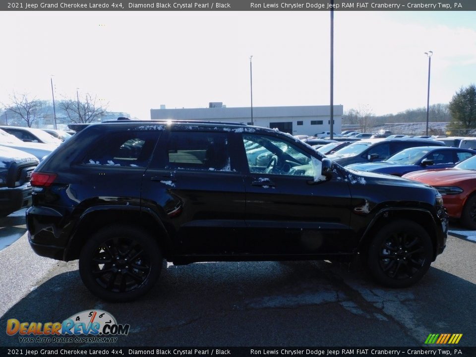 2021 Jeep Grand Cherokee Laredo 4x4 Diamond Black Crystal Pearl / Black Photo #4