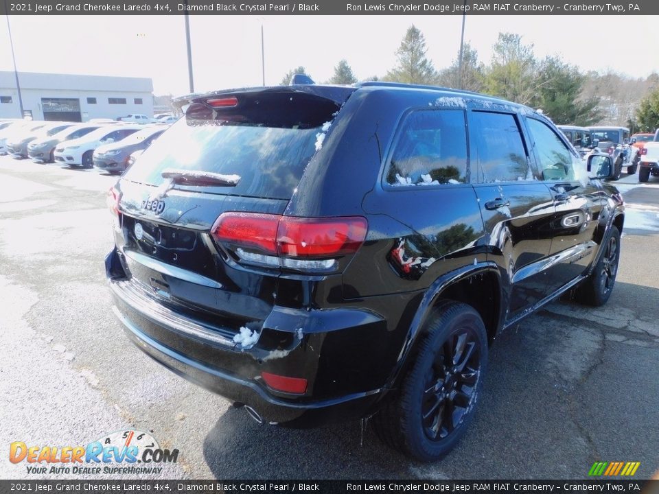 2021 Jeep Grand Cherokee Laredo 4x4 Diamond Black Crystal Pearl / Black Photo #5