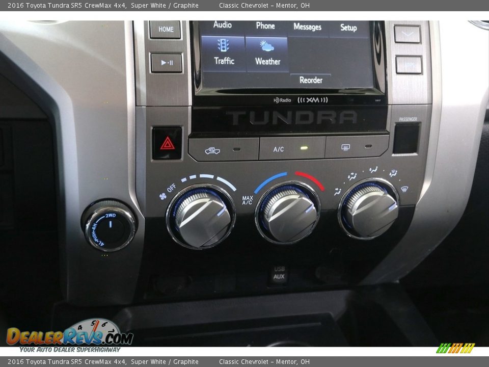 2016 Toyota Tundra SR5 CrewMax 4x4 Super White / Graphite Photo #13