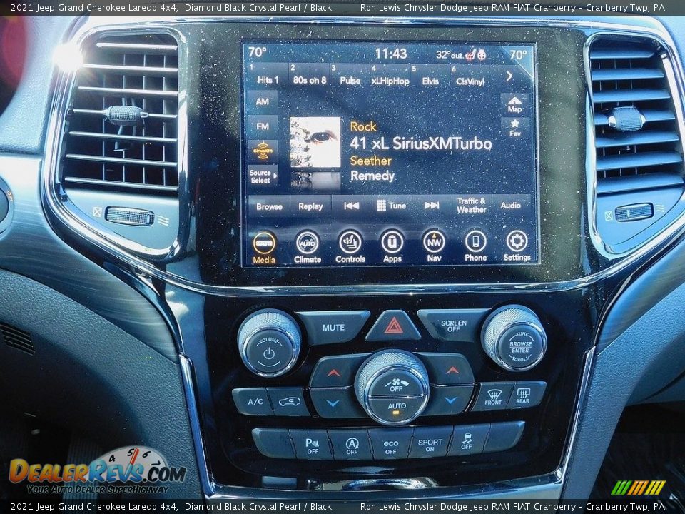 2021 Jeep Grand Cherokee Laredo 4x4 Diamond Black Crystal Pearl / Black Photo #16