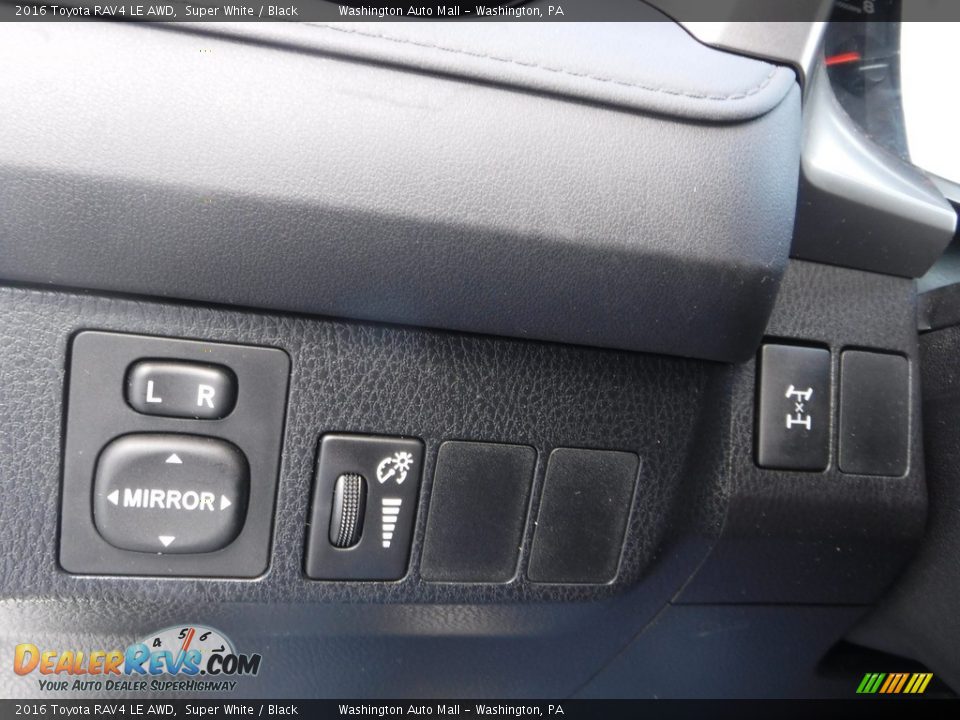 2016 Toyota RAV4 LE AWD Super White / Black Photo #5