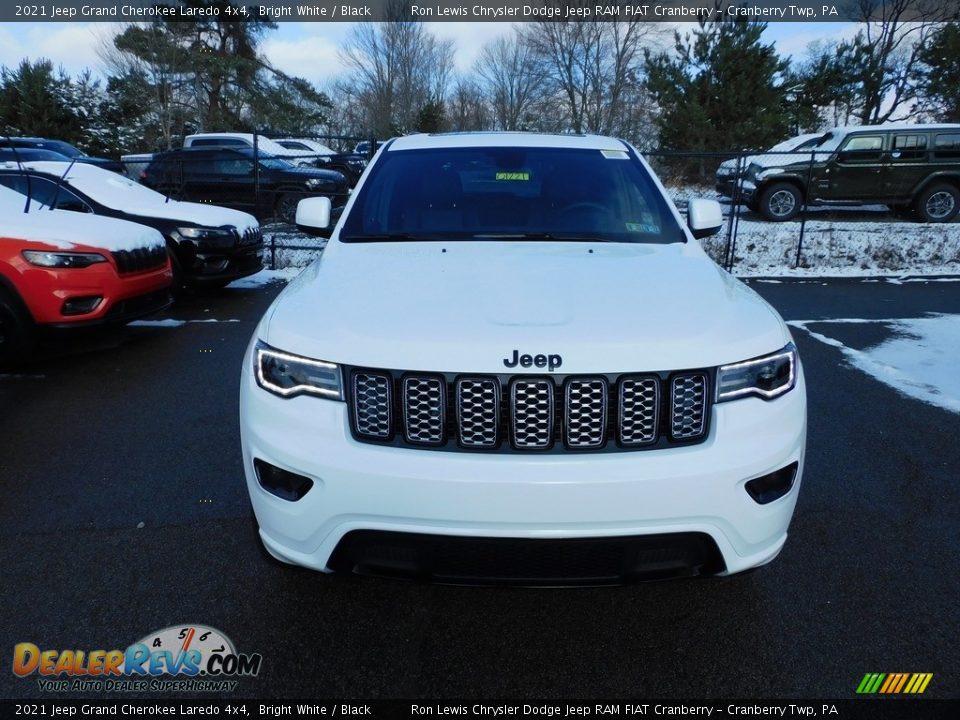 2021 Jeep Grand Cherokee Laredo 4x4 Bright White / Black Photo #2
