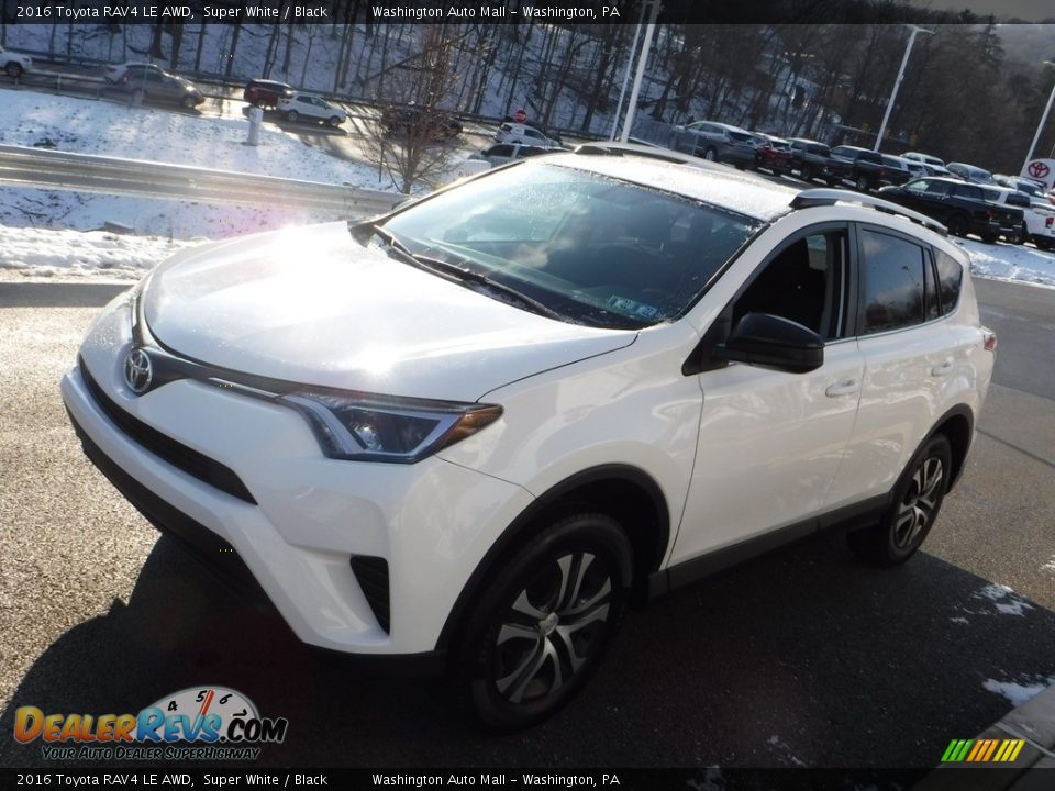 2016 Toyota RAV4 LE AWD Super White / Black Photo #10