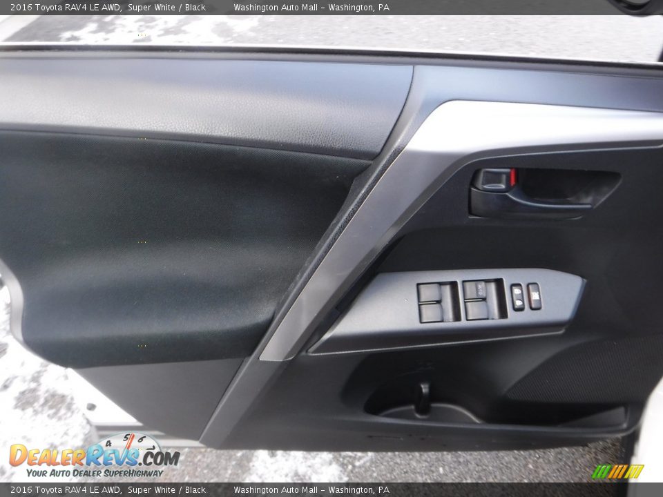 2016 Toyota RAV4 LE AWD Super White / Black Photo #14