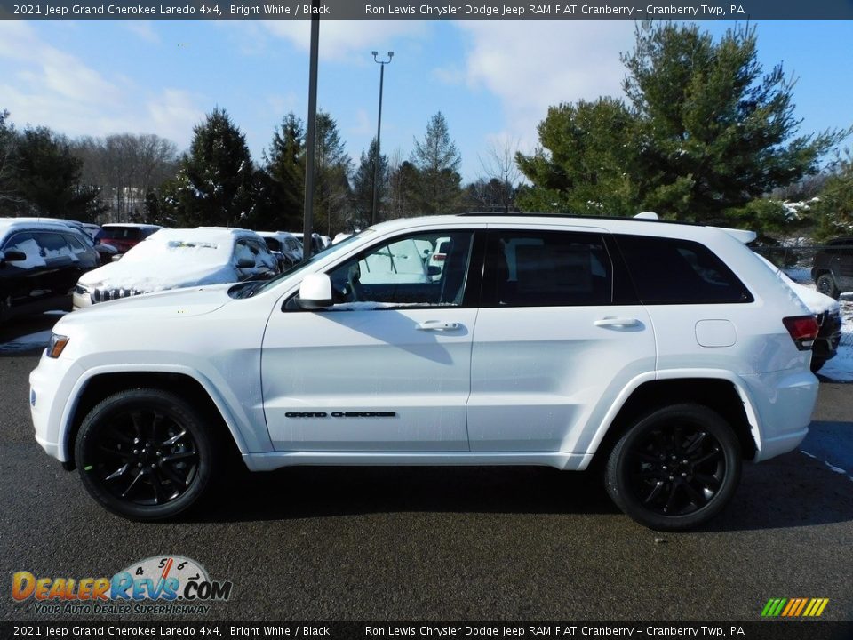 2021 Jeep Grand Cherokee Laredo 4x4 Bright White / Black Photo #9