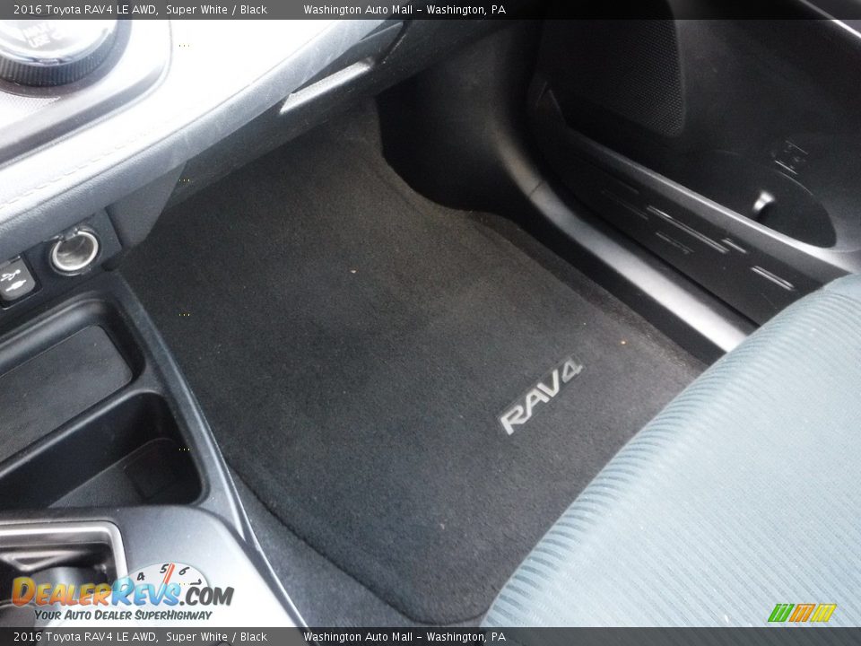 2016 Toyota RAV4 LE AWD Super White / Black Photo #18