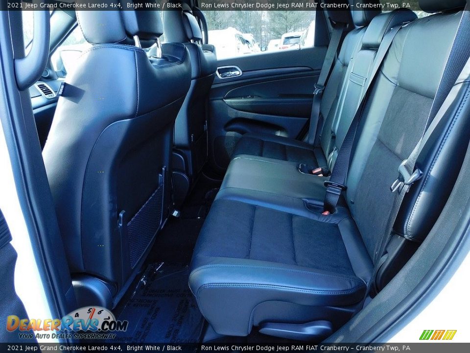 2021 Jeep Grand Cherokee Laredo 4x4 Bright White / Black Photo #12