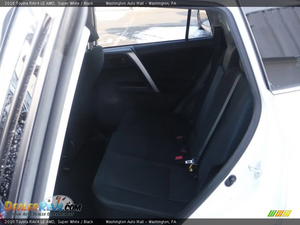 2016 Toyota RAV4 LE AWD Super White / Black Photo #23