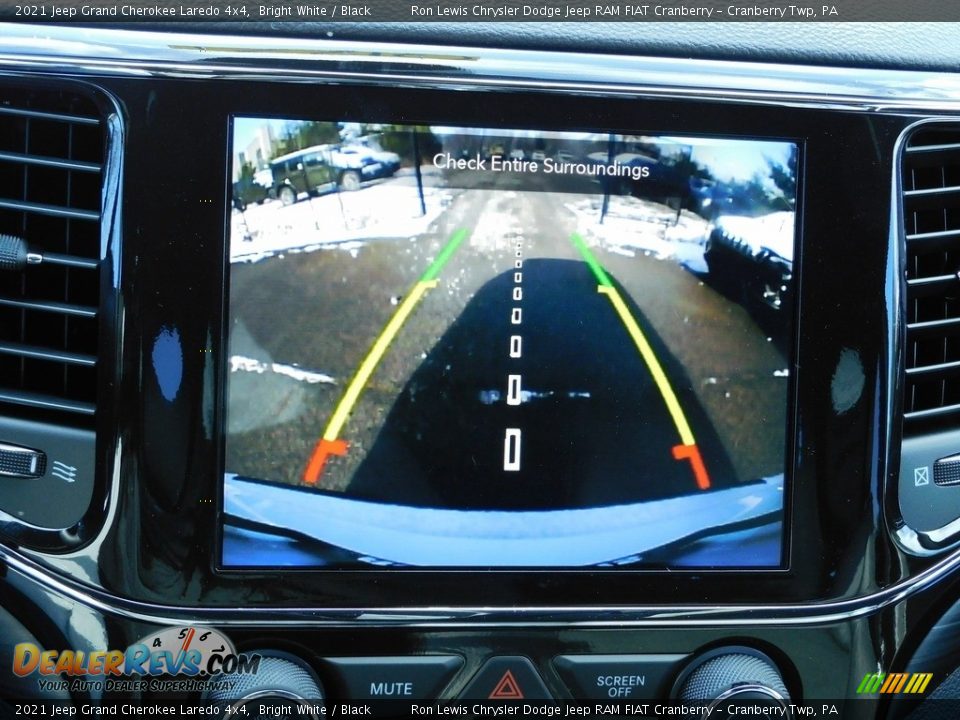 2021 Jeep Grand Cherokee Laredo 4x4 Bright White / Black Photo #18