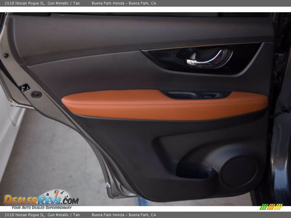 Door Panel of 2018 Nissan Rogue SL Photo #30