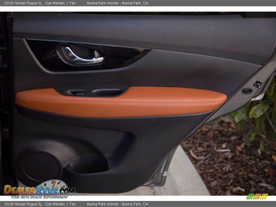 Door Panel of 2018 Nissan Rogue SL Photo #31