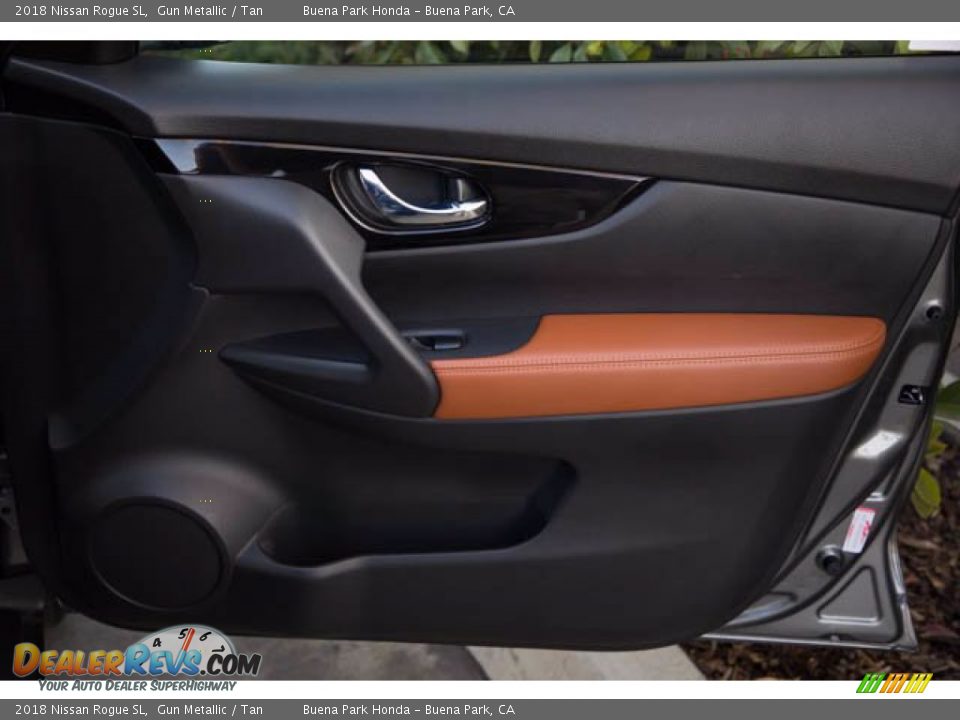 Door Panel of 2018 Nissan Rogue SL Photo #32