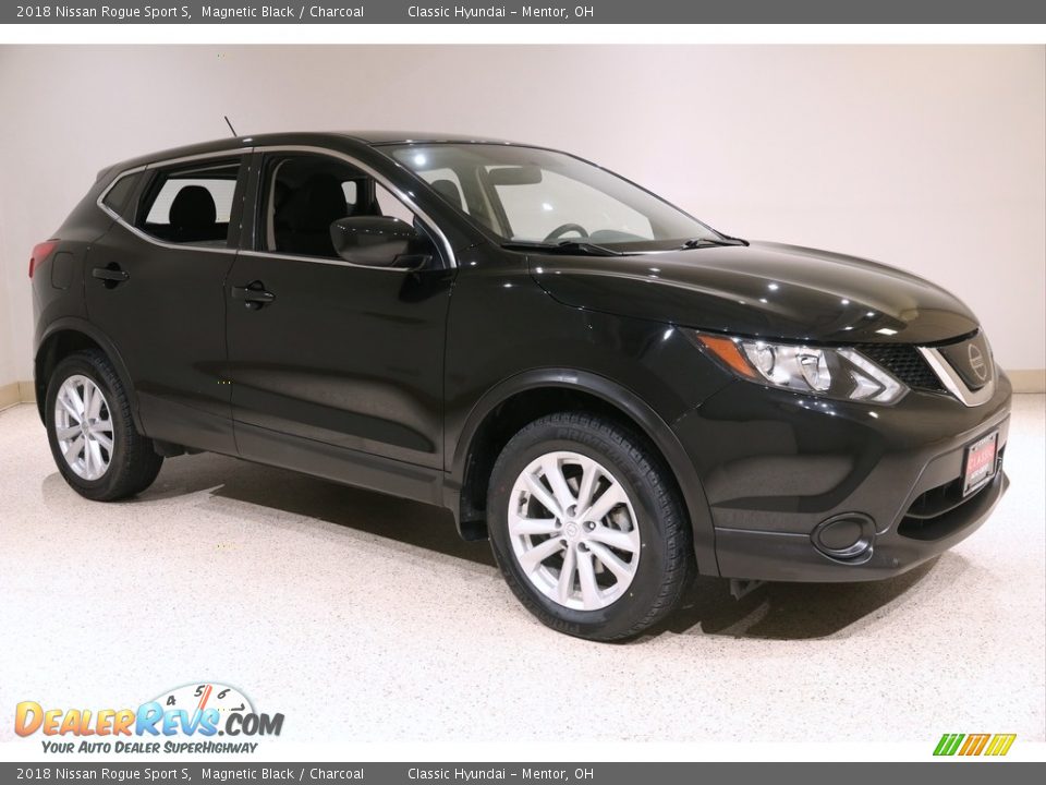 2018 Nissan Rogue Sport S Magnetic Black / Charcoal Photo #1