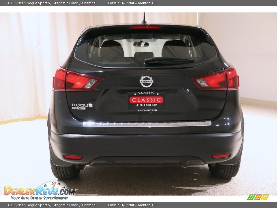 2018 Nissan Rogue Sport S Magnetic Black / Charcoal Photo #16