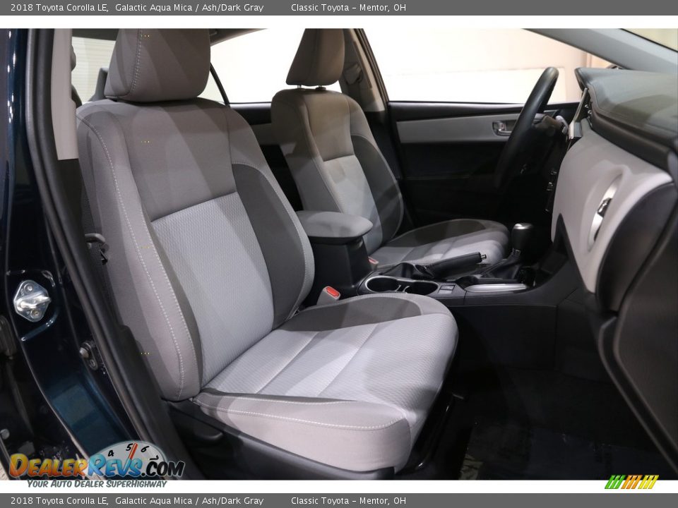 2018 Toyota Corolla LE Galactic Aqua Mica / Ash/Dark Gray Photo #13