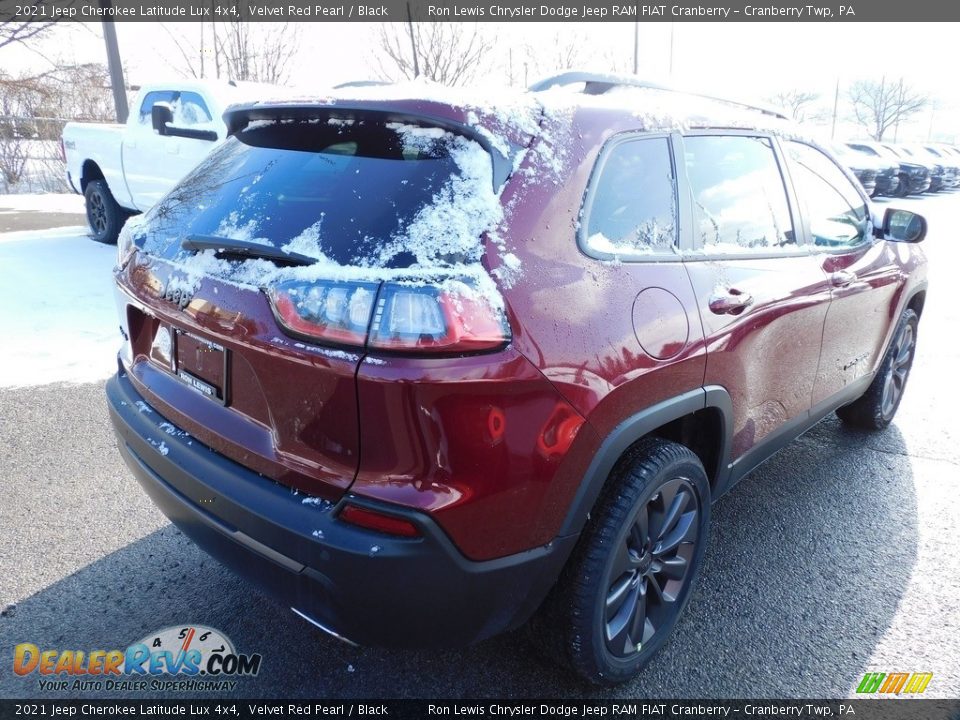 2021 Jeep Cherokee Latitude Lux 4x4 Velvet Red Pearl / Black Photo #5