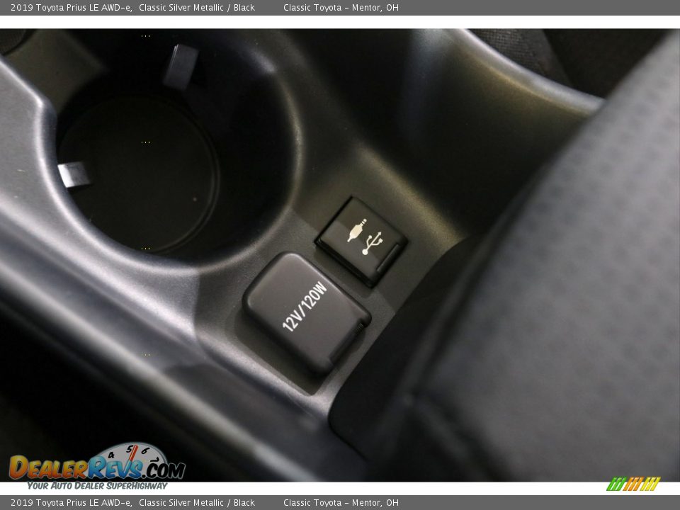 2019 Toyota Prius LE AWD-e Classic Silver Metallic / Black Photo #15
