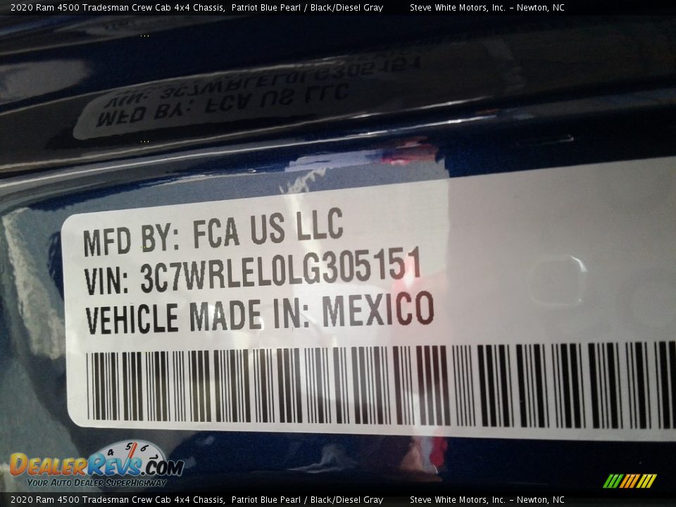 2020 Ram 4500 Tradesman Crew Cab 4x4 Chassis Patriot Blue Pearl / Black/Diesel Gray Photo #34