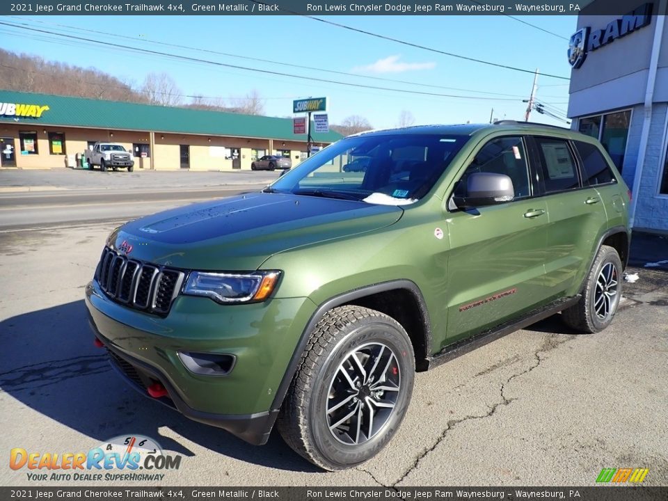 Front 3/4 View of 2021 Jeep Grand Cherokee Trailhawk 4x4 Photo #1