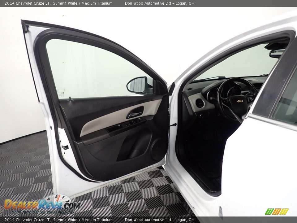 2014 Chevrolet Cruze LT Summit White / Medium Titanium Photo #28