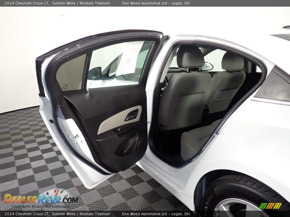 2014 Chevrolet Cruze LT Summit White / Medium Titanium Photo #31