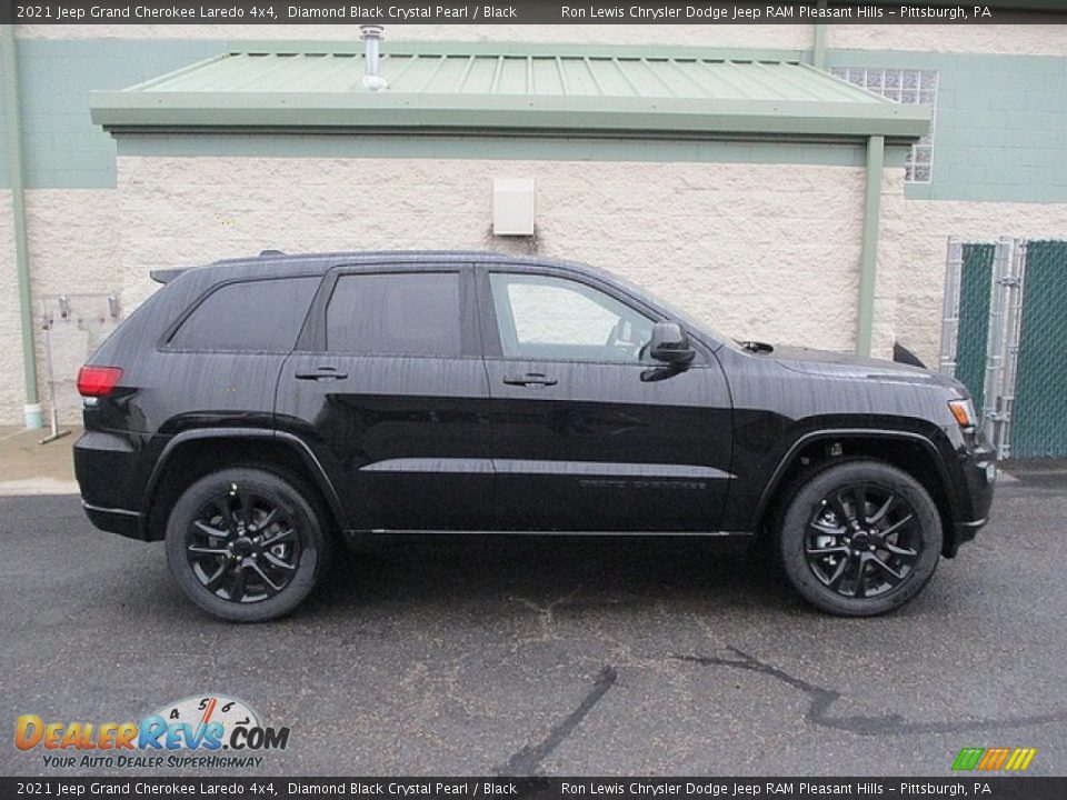 2021 Jeep Grand Cherokee Laredo 4x4 Diamond Black Crystal Pearl / Black Photo #2