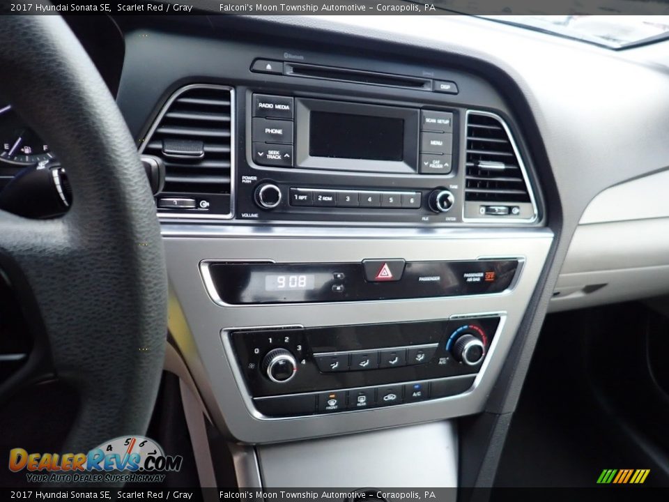 2017 Hyundai Sonata SE Scarlet Red / Gray Photo #22