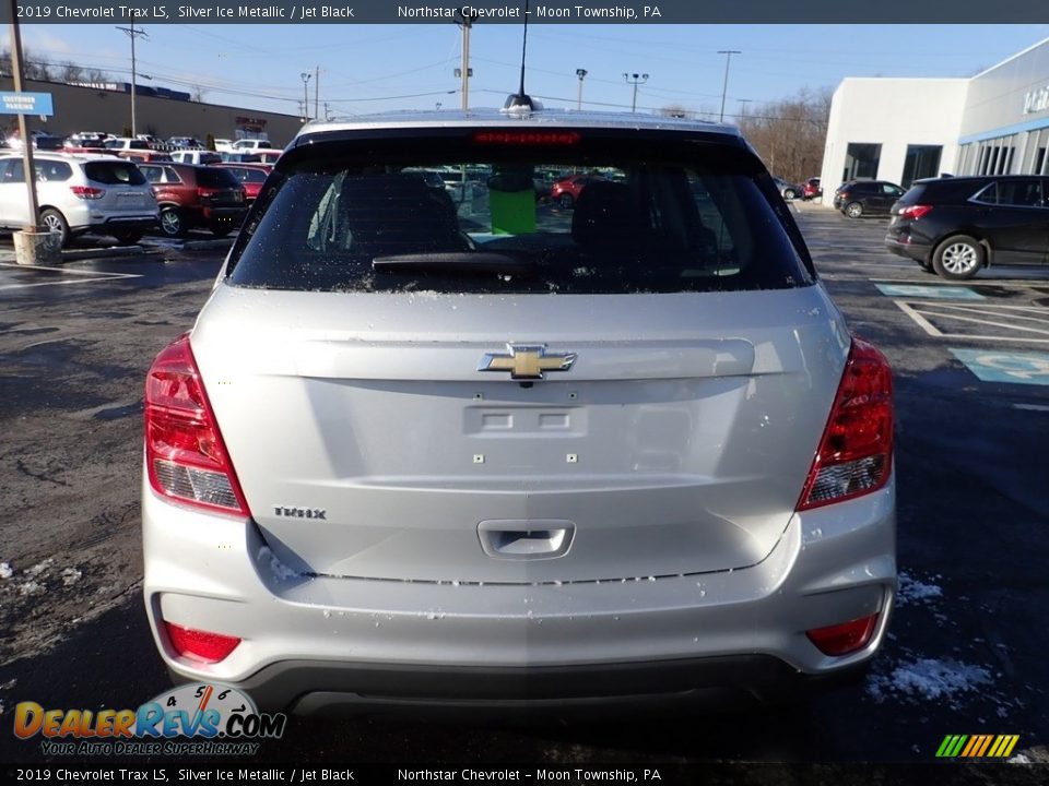 2019 Chevrolet Trax LS Silver Ice Metallic / Jet Black Photo #6