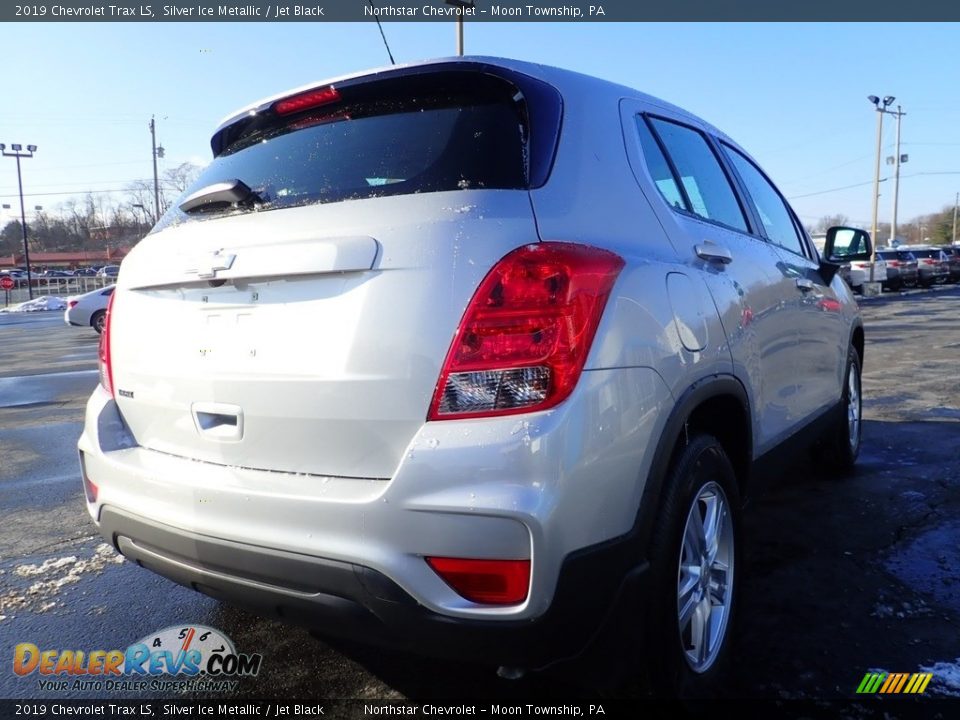 2019 Chevrolet Trax LS Silver Ice Metallic / Jet Black Photo #8