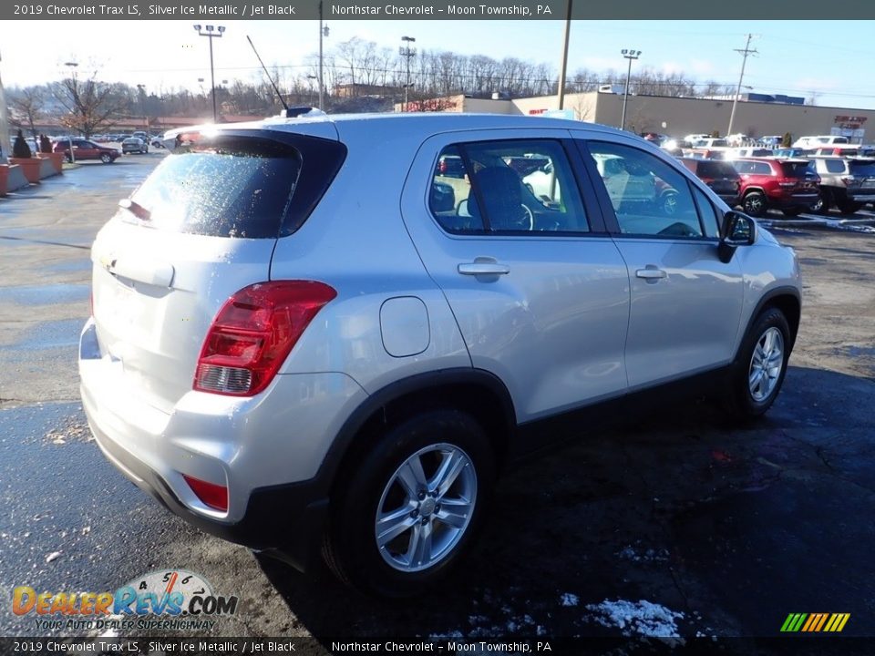 2019 Chevrolet Trax LS Silver Ice Metallic / Jet Black Photo #9