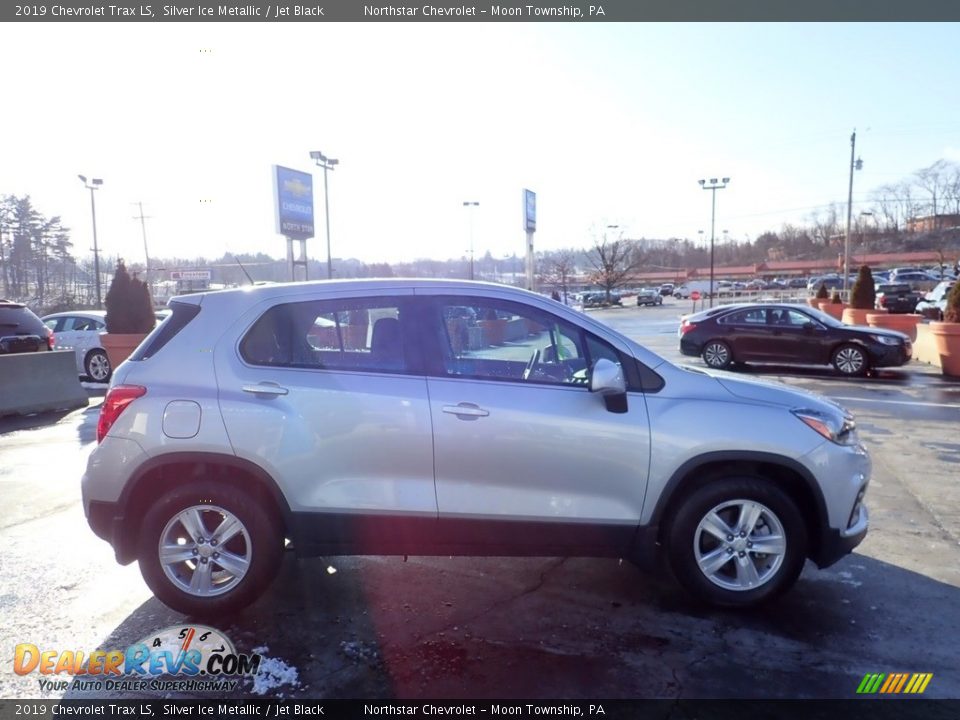 2019 Chevrolet Trax LS Silver Ice Metallic / Jet Black Photo #10