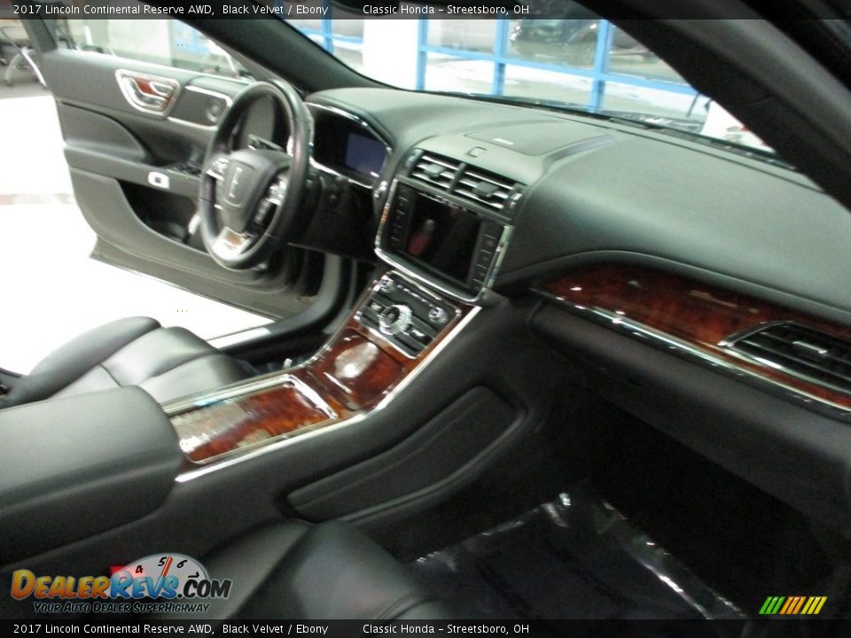 2017 Lincoln Continental Reserve AWD Black Velvet / Ebony Photo #16