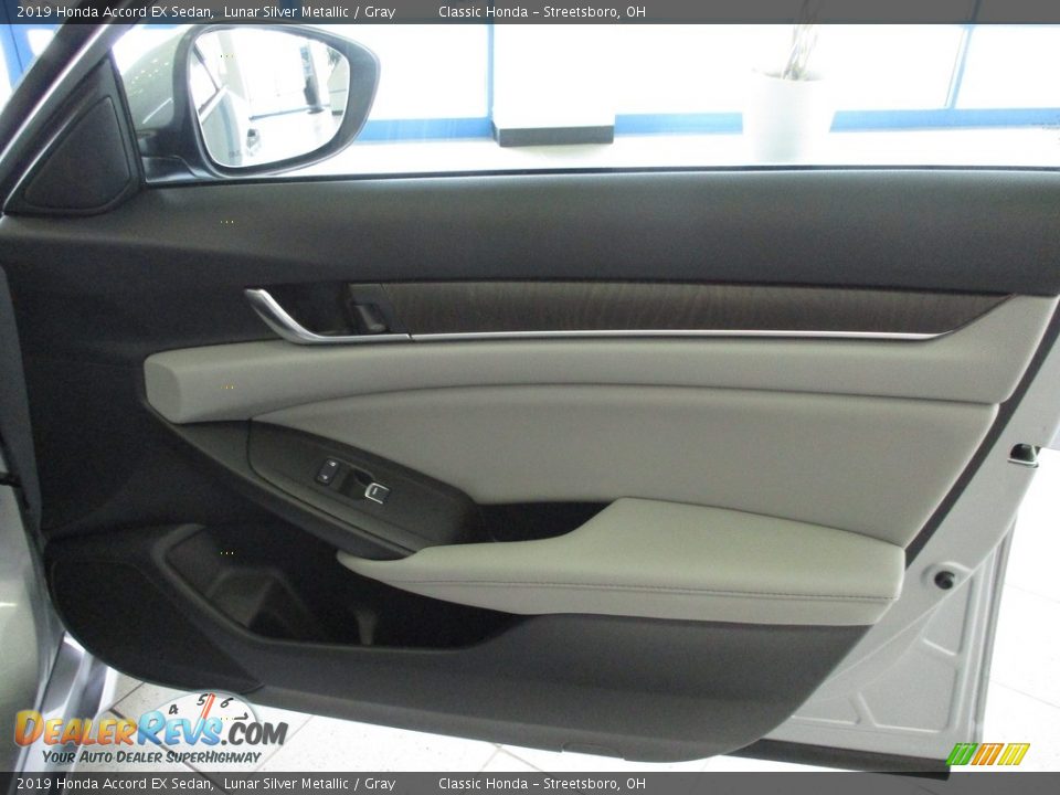 2019 Honda Accord EX Sedan Lunar Silver Metallic / Gray Photo #14