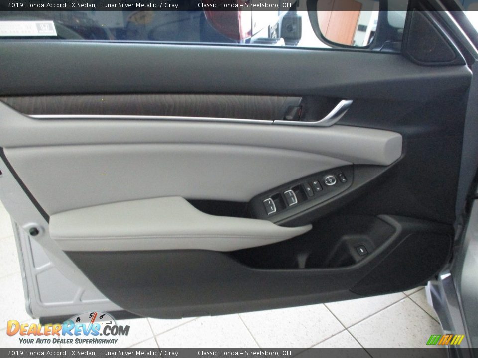 2019 Honda Accord EX Sedan Lunar Silver Metallic / Gray Photo #26